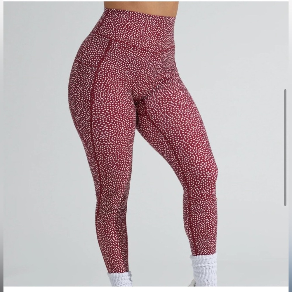NWT Buffbunny leggings - Maroon and white